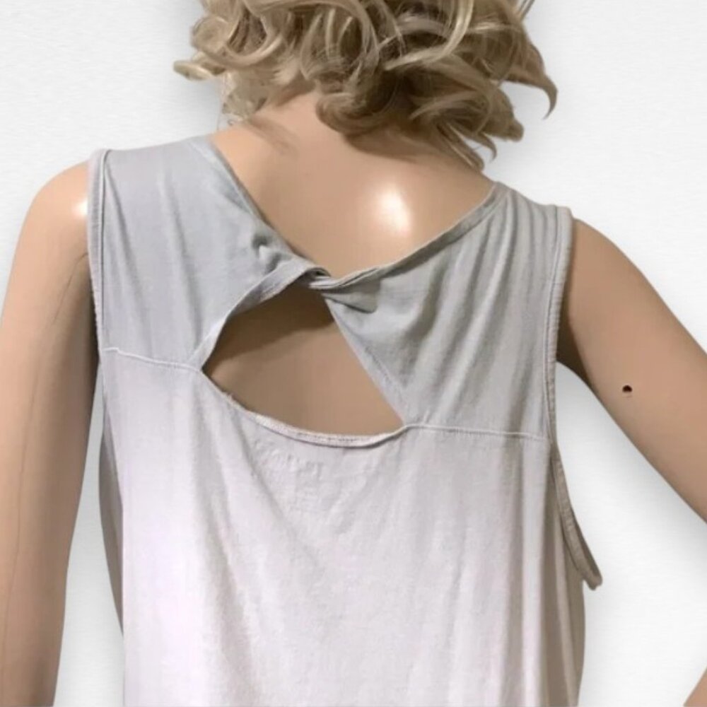 Gradient Twist Back Tank - Picture 7 of 10